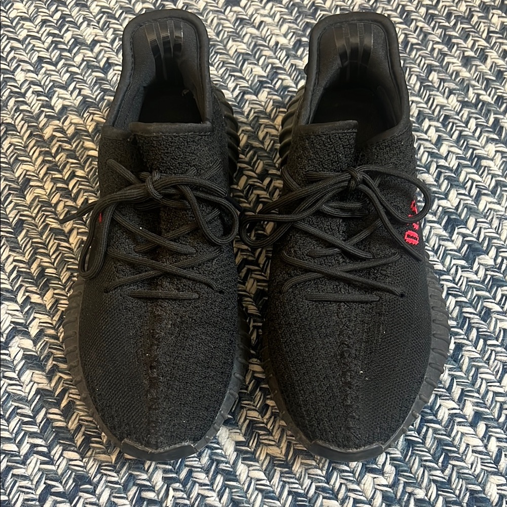 Yeezy Black Sneakers with Knit Upper and Streamlined Design!